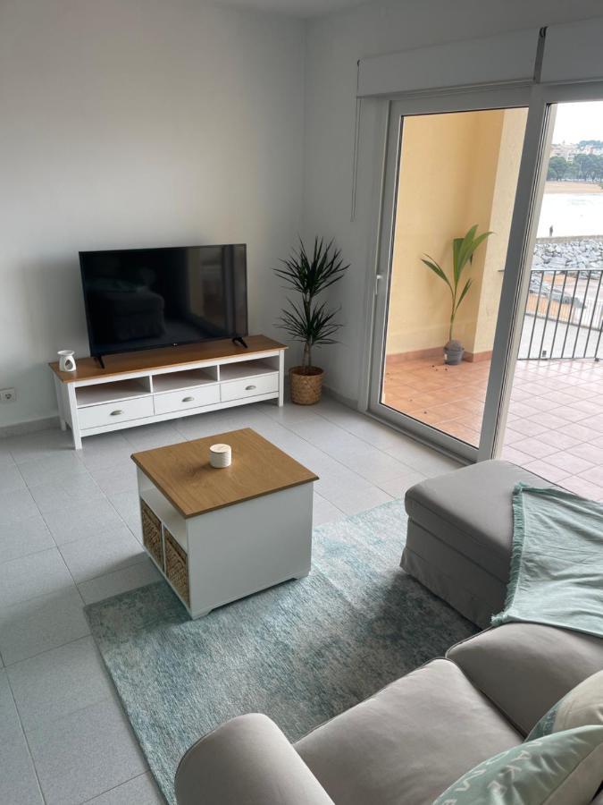 דירות סאן פליו דה גיסולס Aquamarine Sant Feliu En La Playa Con Patio מראה חיצוני תמונה